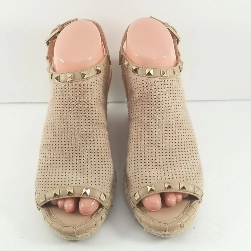 Marc Fisher Tan Studded Perforated Espadrille Wedge Sandals Nude Gold Studs 7.5M